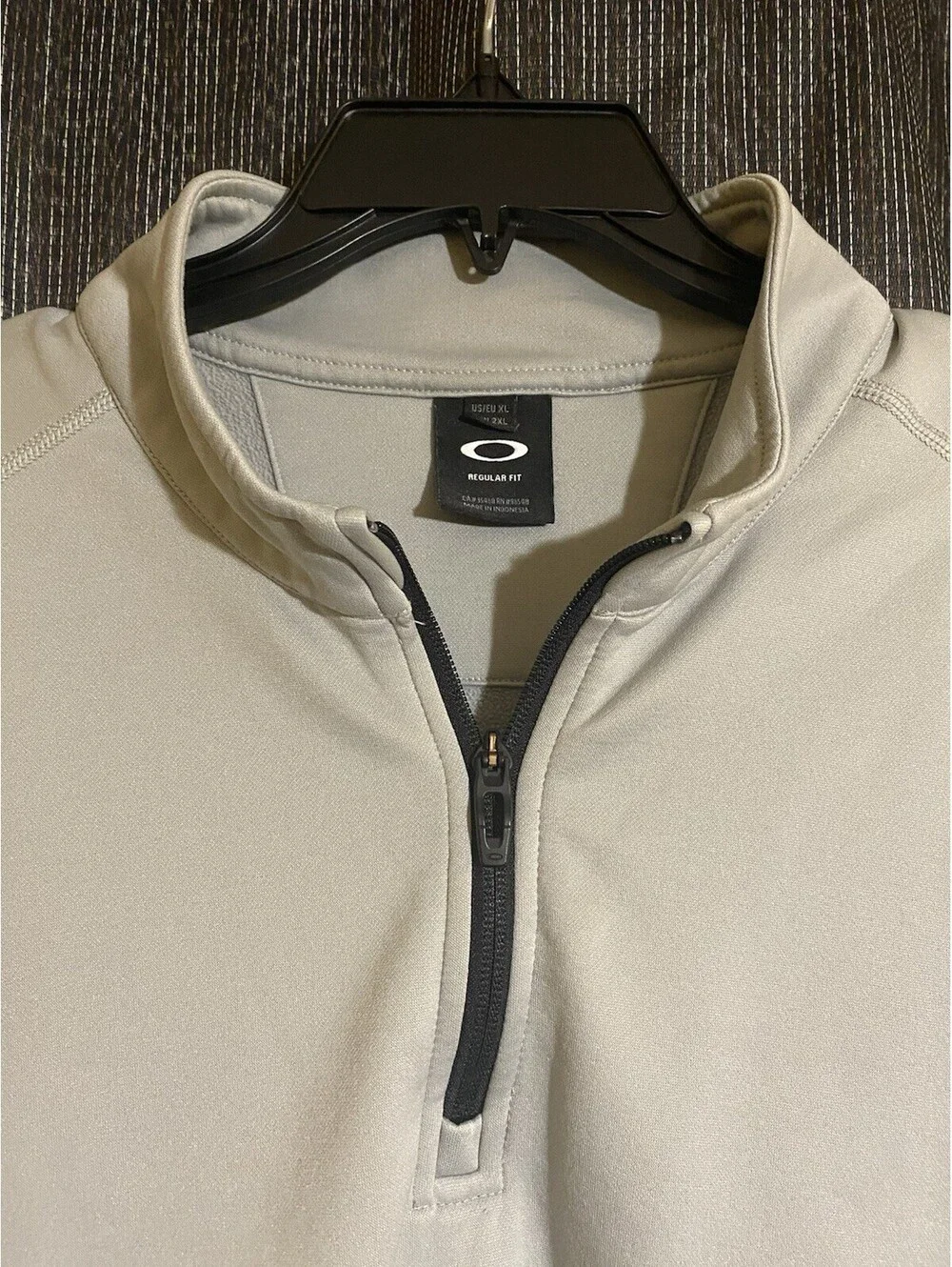 Oakley Men's Size XL Regular Fit Gray Quarter-Zip Jacket